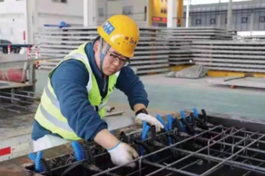 优秀校友郗佳乐