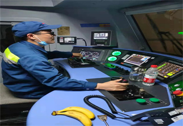 优秀校友李中兴