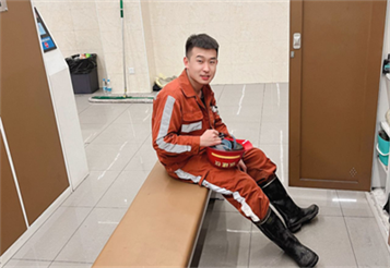 优秀校友张建权