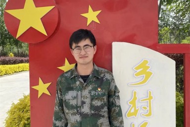 优秀校友赵天文