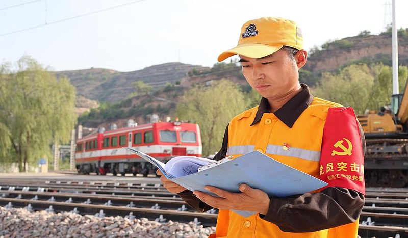 优秀校友张垚垚